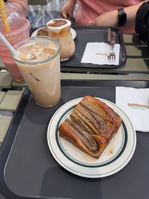 Vanilla Latte with Soy Milk and Vegan banana breadd  at Caffeinated in Busan