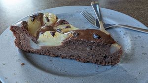 Vegan chocolate and pear at RJÚK ANDI in Stykkisholmur