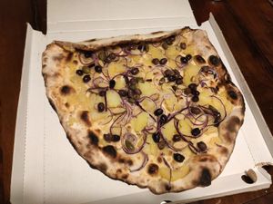 Vegan pizza at Pizzeria Monte Santo in Viterbo