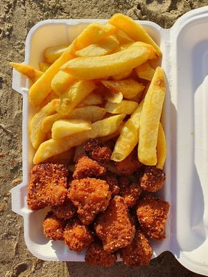 Moroccan style cauliflower bites (special) with chips at Sandy's in Folkestone