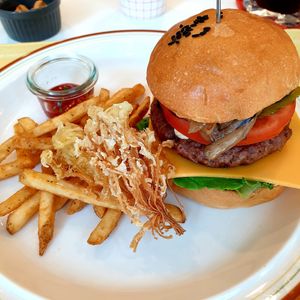 3 mushroom burger at Swallow Bakery & Cafe - 스왈로베이커리카페 in Seoul