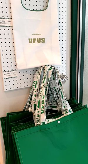 no plastic bags at Swallow Bakery & Cafe - 스왈로베이커리카페 in Seoul