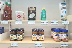 jam, peanut butter, soy mayonnaise, coconut milk, curry sauce, sriracha at Swallow Bakery & Cafe - 스왈로베이커리카페 in Seoul