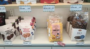 cookies, cereal at Swallow Bakery & Cafe - 스왈로베이커리카페 in Seoul