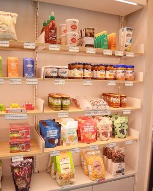 Pantry section at Swallow Bakery & Cafe - 스왈로베이커리카페 in Seoul