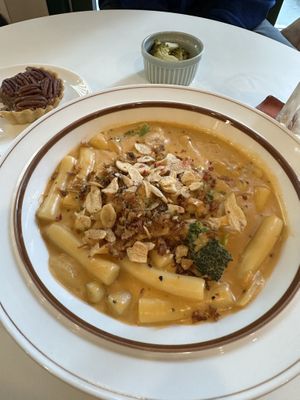 Rose Tteokboki  at Swallow Bakery & Cafe - 스왈로베이커리카페 in Seoul