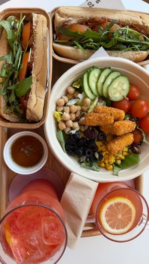 ‘Pulled pork’ sandwich and fried tofu salad with two grapefruit drinks    at Swallow Bakery & Cafe - 스왈로베이커리카페 in Seoul