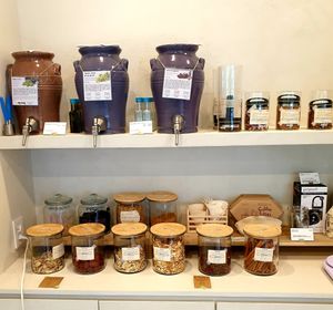 olive oil, vinegars, dried foods at Thanks To Zero Waste - 덕분애 제로웨이스트샵 in Seoul