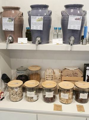 refill station forrefill station for oils, vinegar, and other food items at Thanks To Zero Waste - 덕분애 제로웨이스트샵 in Seoul
