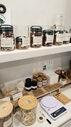 honey, refill station for teas etc at Thanks To Zero Waste - 덕분애 제로웨이스트샵 in Seoul