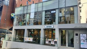 exterior of location - zero-waste store on 2nd floor #Veganuary at Thanks To Zero Waste - 덕분애 제로웨이스트샵 in Seoul