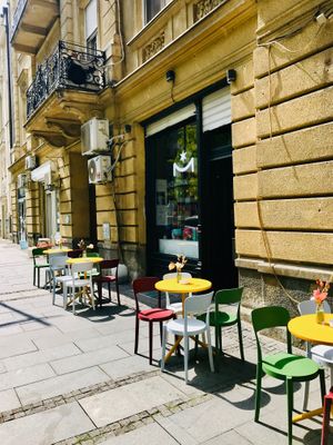 Outside the shop at Mandarina Cake Shop in Belgrade