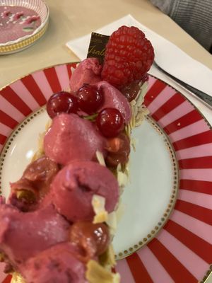 Vegan berry sweet  at Isabella Glutenfeie Pâtisserie in Frankfurt
