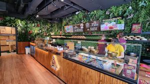Inside - counter at Hawaiian Poké Bowl in Tilburg