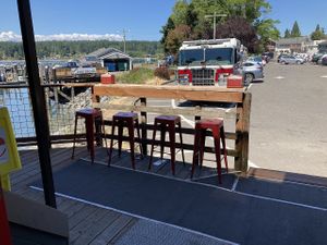 Outside seating  at Juicy J's Smoked Burgers in Poulsbo