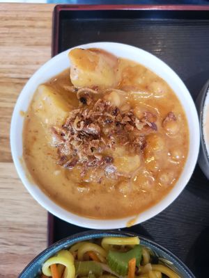 Massaman Curry at Cookatoo Kitchen in Richmond