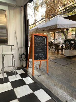 Daily lunch options  at The Good Vibes in Santiago