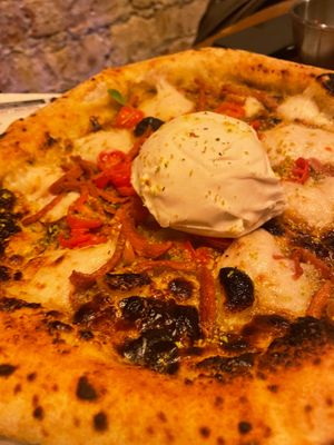 Bacon pizza at Retrogusto Experience in Lisbon