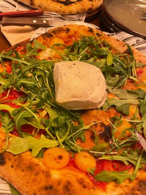 Supreme pizza at Retrogusto Experience in Lisbon