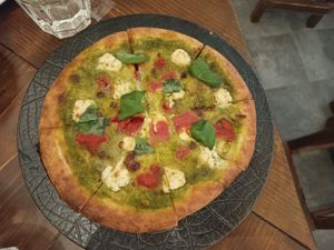 Vegan genovese pizza at Craft Beer Server Land in Tokyo