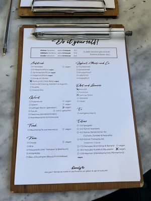 Menü zum auswählen   at Homely in Hamburg