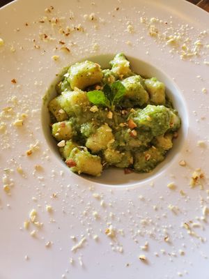 Pesto gnocchi (vegan) at Pane e Vino in Lentag