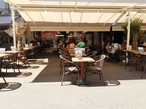 Outdoor seating at Papa Burrito in Bern