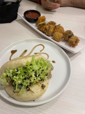 Vegan Bao and fried mushrooms  #Veganuary at Woking Dead in Cancun