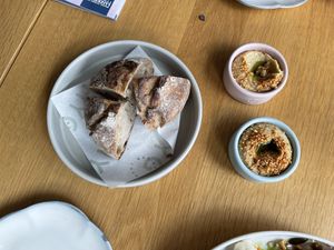 Bread with hummus  at HYG Restaurant & Bar in Weggis
