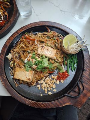 Pad thai tofu at Manaw in Mexico City