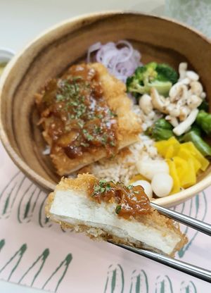 Rice bowl with tofu cutlet - close-up at Plantude 플랜튜드 in Seoul