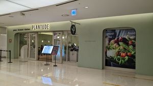 Cafe exterior at Plantude 플랜튜드 in Seoul