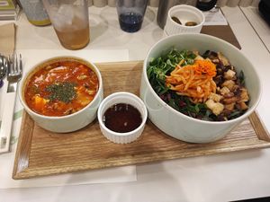 Menu Bimbimbap et soupe tofu tomate épicée at Plantude 플랜튜드 in Seoul