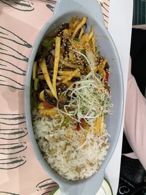 Red pepper japchae   at Plantude 플랜튜드 in Seoul