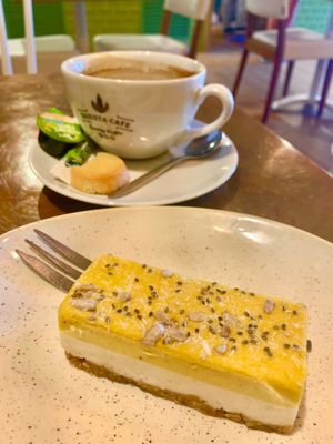 Raw mango cheesecake at Barista Cafe in Veenendaal