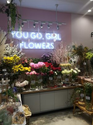  at Flowers Bake & Ice Cream in Tachikawa