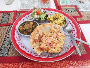 Daily set with Naan bread at Lamai Veggie in Koh Samui