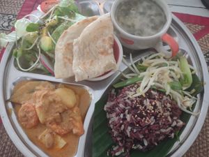 The daily plate. Everything excellent at Lamai Veggie in Koh Samui