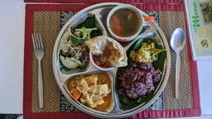 Rice platter of the day at Lamai Veggie in Koh Samui
