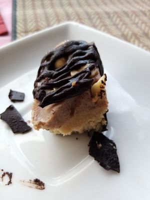 Vegan Snickers Bar at Lamai Veggie in Koh Samui