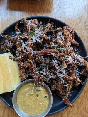 Fungo Della criniera del Leone fritta at Conceria in Montreal