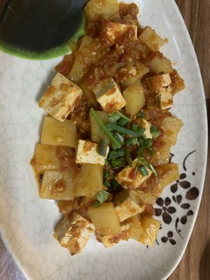 Tofu con tomate   at Pa Yod Shan Vegetarian Cafe in Chiang Mai