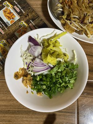 Free salad bar, you can help yourself several time  at Pa Yod Shan Vegetarian Cafe in Chiang Mai