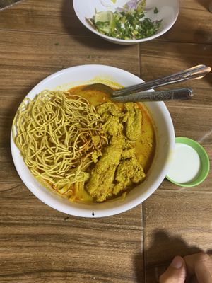 Amazing Khow soi with very good fake chicken  at Pa Yod Shan Vegetarian Cafe in Chiang Mai