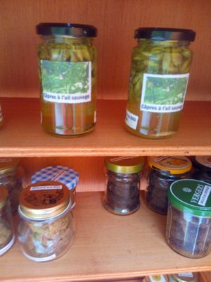 Câpres à lail sauvage at Kiosque de la Châtaigneraie in Saint Gingolph