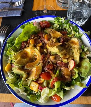 Super amanida  at Sant Jeroni in El Bruc