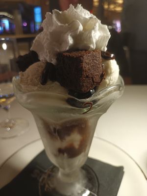 Brownie Sundae at Crossroads Kitchen in Las Vegas