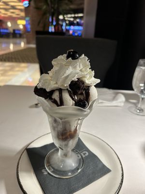 Brownie sundae   at Crossroads Kitchen in Las Vegas