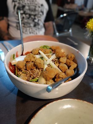 Ensalada farsa de pollo at El Higo in Granada