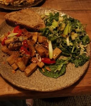 Tempeh stir fry at Honest Greens in Porto
